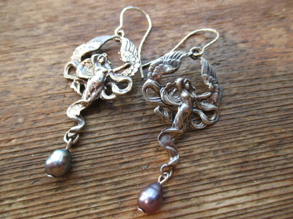 Art nouveau nainen korvakorut Art nouveau nainen korvakorut