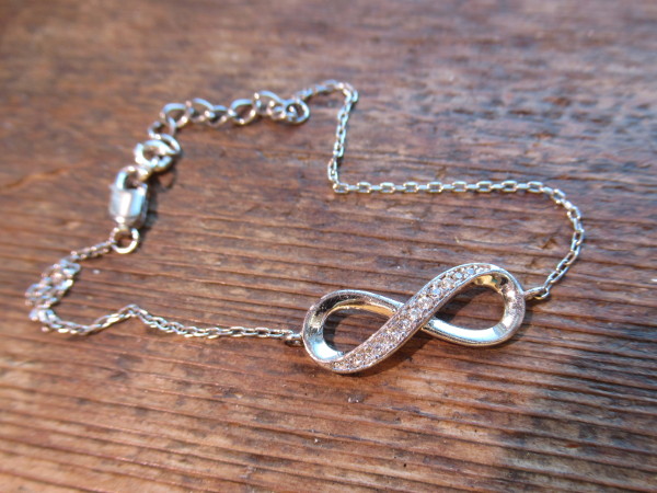 Ääretön rannekoru (15.5 - 18.5 cm) Ääretön rannekoru (15.5 - 18.5 cm)