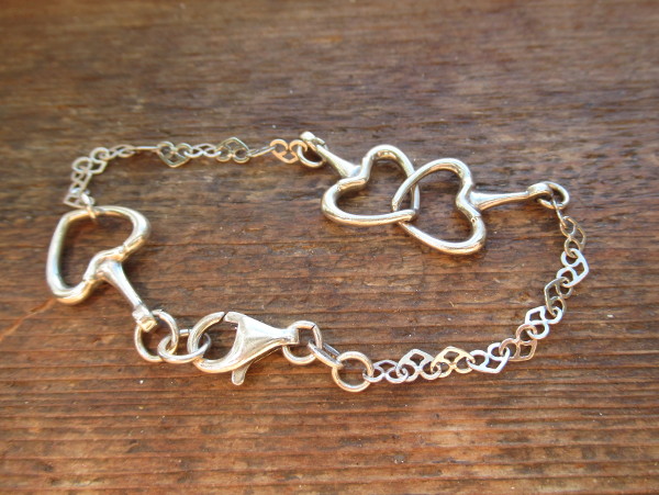 Liitetyt sydämet ranneketju (18cm) Liitetyt sydämet ranneketju (18cm)