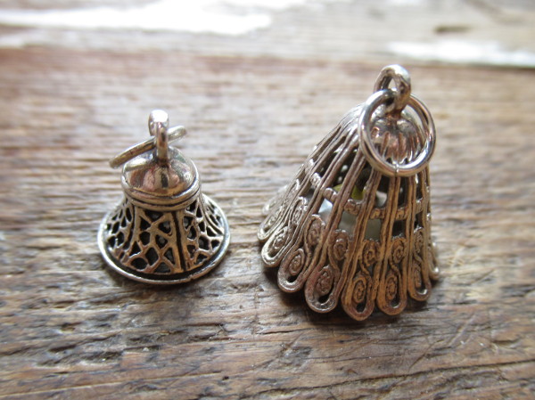 Vanhat amuletit: koristeelliset kellot
