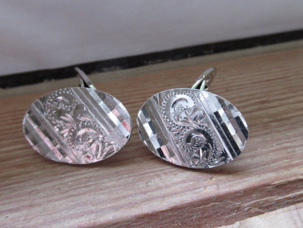 Hopeiset kalvosinnapit vm. -68